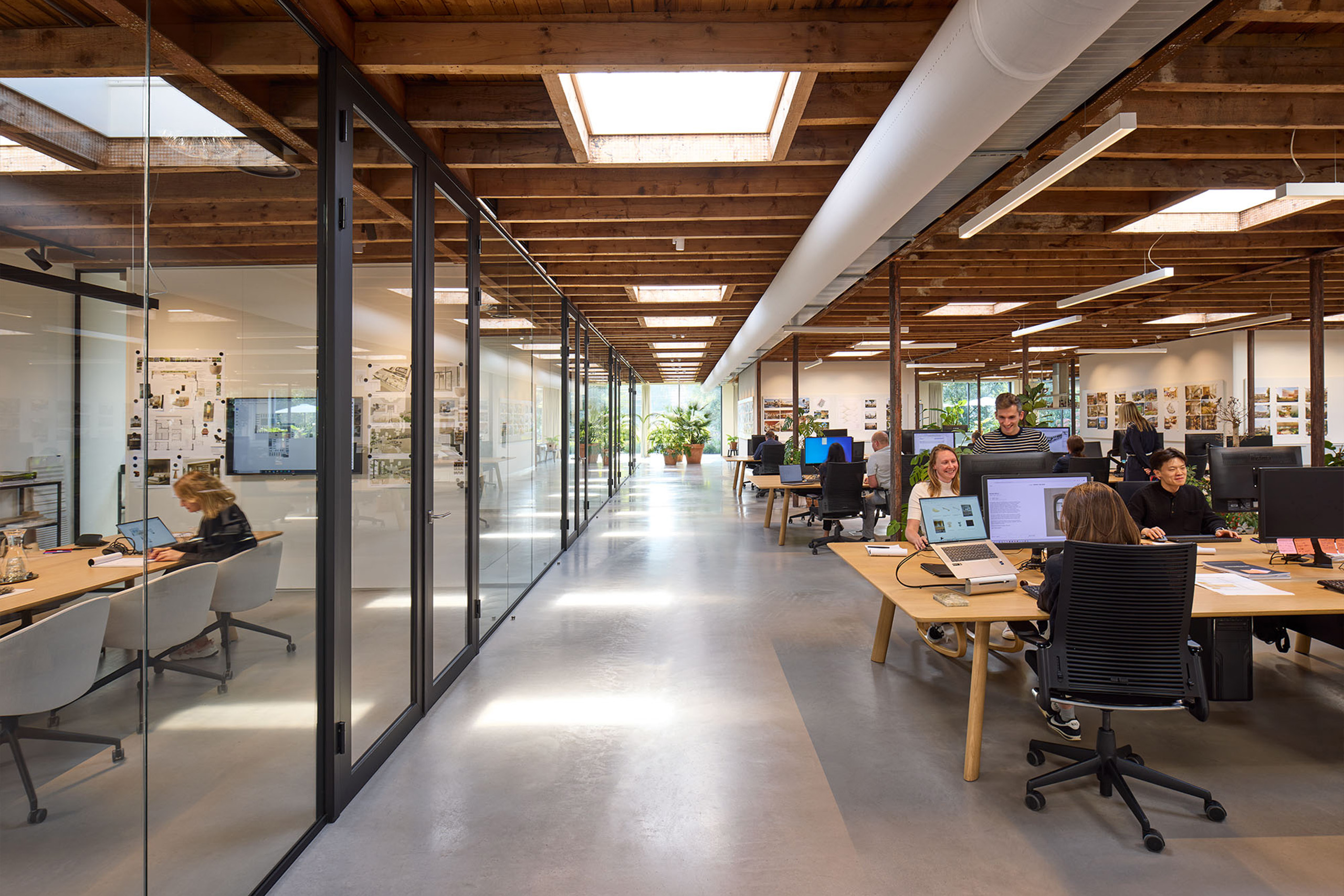 Amsterdam office kitchen and workplaces
