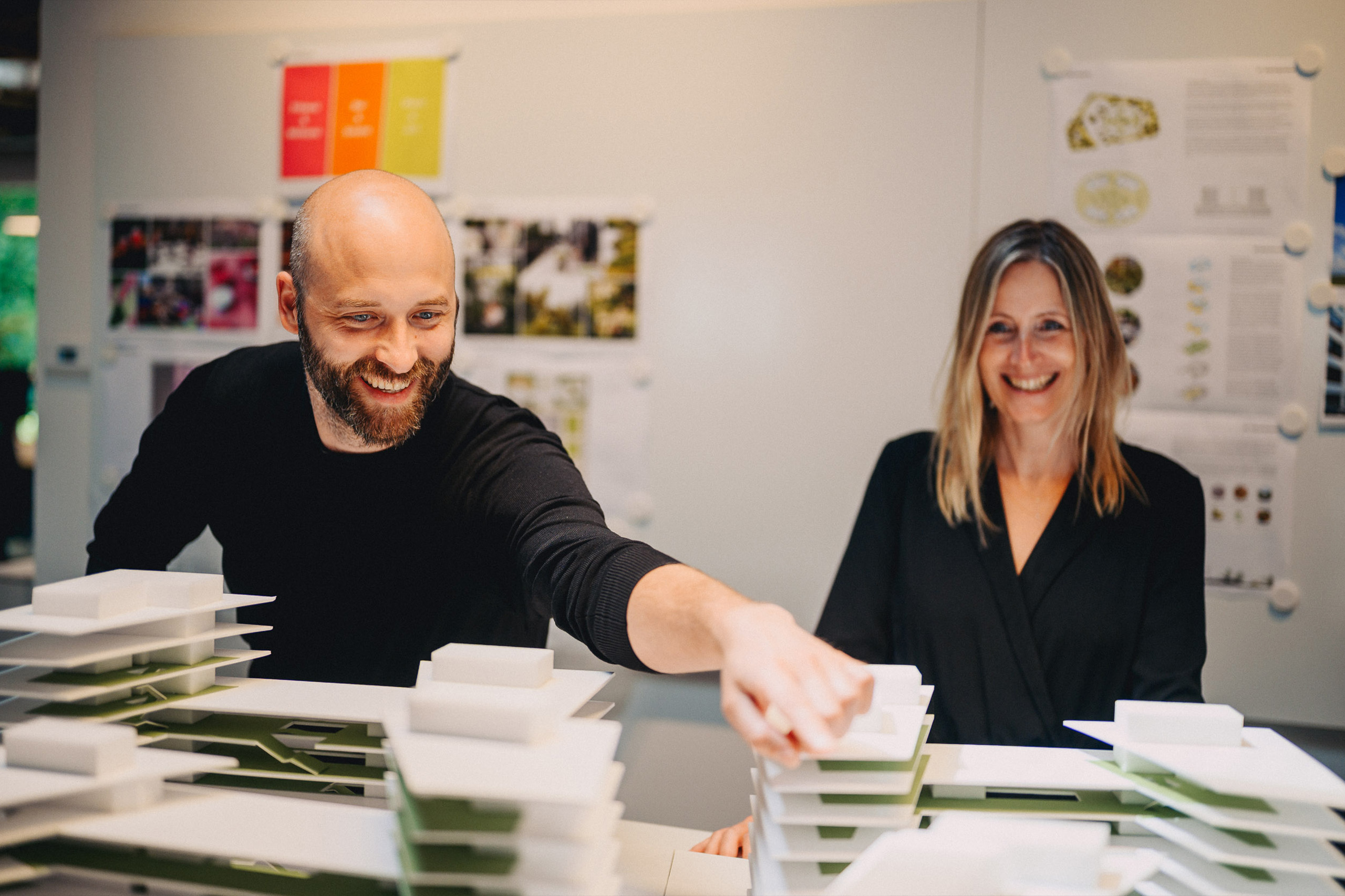 Meeting around the ?esk� spo?itelna Campus model